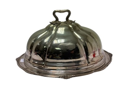 Lot 267 - Late 19th / early 20th century silver plated meat dish and cover