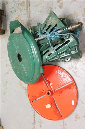Lot 3890 - R. Hunt & Co. beet cutter / root chopper -...