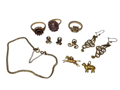 Lot 239 - Group of 9ct gold jewellery to include two gem set rings, Claddagh ring, chain bracelet, two charms and various earrings