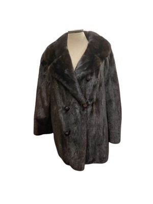 Lot 2568 - American mink coat by Georges Kaplan Paris NewYork, 3/4 length sleeves.