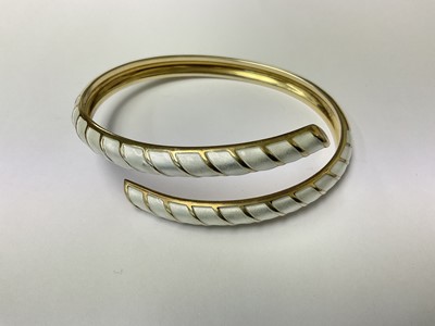 Lot 188 - Vintage Norwegian David Andersen silver gilt and pearlescent enamel torque bangle