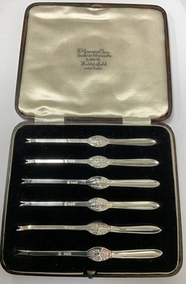 Lot 189 - Set of six George V silver lobster picks, Sheffield 1924, in original fitted box