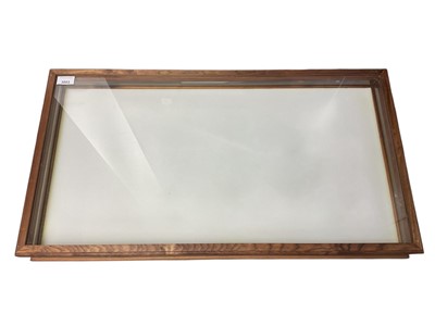 Lot 3003 - Contemporary glazed table top collectors cabinet with hinged cover, 77 x 42cm