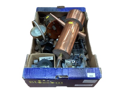 Lot 3023 - Collection of assorted scientific instruments to include gauages, lenses, copper vessels and other items, (1 box).