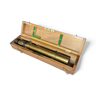 Lot 791 - First World War brass 'Torpedo Director Telescope' pattern no. 2393, 1915 by W. Ottoway & Co. Ltd, in original fitted box.