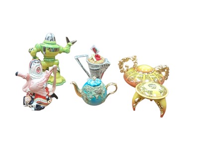 Lot 2364 - Ten Paul Cardew novelty teapots including Queen of Hearts and Flying Saucer