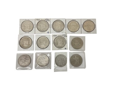Lot 514 - Netherlands - Mixed silver 2½ Gulden coins to include 1930 x 2, 1932 x 2, 1937, 1938 x 2 & 1939 x 6 (N.B. Mixed grades but generally VF to EF) (13 coins)