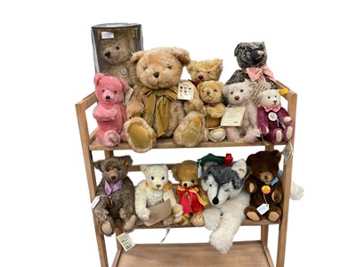Lot 2120 - Bears selection including Steiff 662508, 038976, 1014954 Huski, 0220\30, 662379 and others. Also various Merrythought, Deans and others.