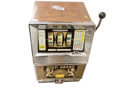 Lot 3085 - Bally Gold Award one armed bandit arcade machine.