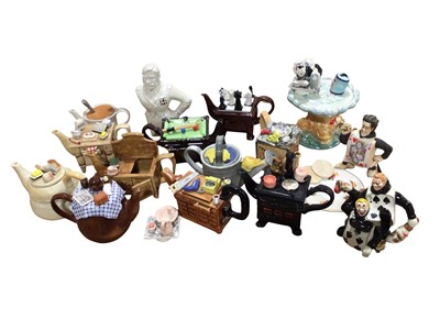 Lot 5033 - Collection of novelty teapots to include Sount-West Ceramics Ltd, Sunshine ceramics and others