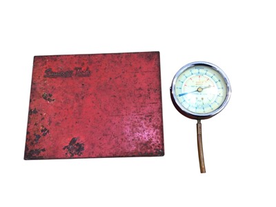 Lot 5044 - Vintage Snap-On fuel pump pressure gauge with original metal box