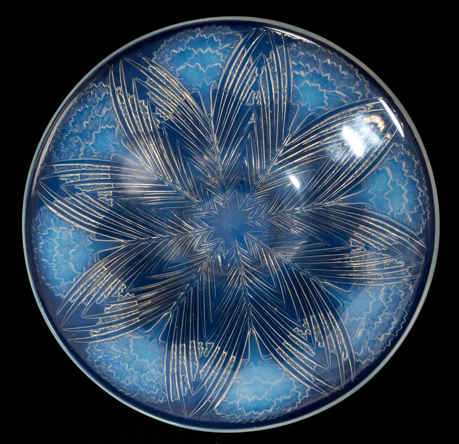 Lot 11 - Lalique Oeillets pattern opalescent dish