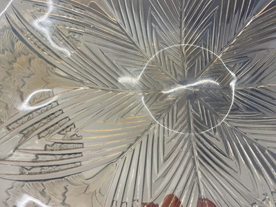 Lot 11 - Lalique Oeillets pattern opalescent dish