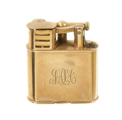 Lot 429 - 1930s 9ct gold Dunhill lighter with engraved monogram (London 1935)
