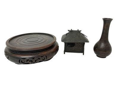 Lot 706 - Antique Chinese bronze vase, 13.5cm high, two further items