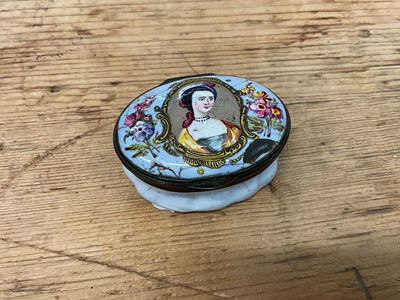 Lot 85 - 18th century South Staffordshire enamel oval patch box, the lid painted with a raised portrait of a lady
