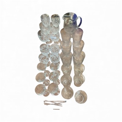 Lot 422 - Group of glassware