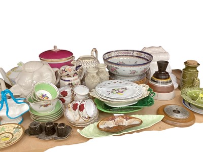 Lot 767 - Two shelves of miscellaneous ceramics including large Imari punch bowl, Fluck and Law Margaret Thatcher teapot, Worcester Herrds etc