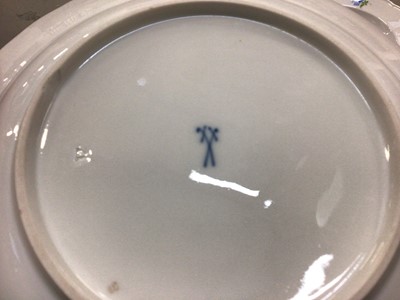 Lot 36 - Set of six Meissen porcelain plates painted with flowers