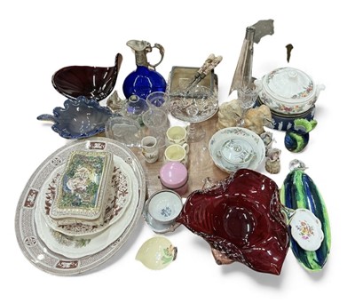 Lot 411 - Group of assorted ceramics and glassware to include art glass dishes, Wedgwood and other items.