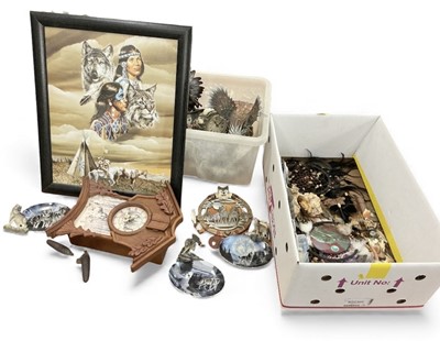 Lot 437 - Collection of Native American, wolf and eagle themed resin and ceramic collectables to include wall clock, collectors plates and dream catchers.