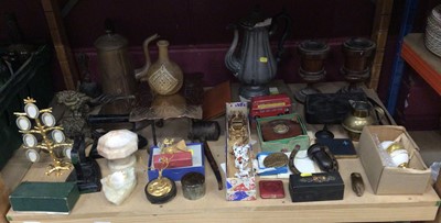 Lot 750 - Group of sundry items to include Coronation Royal Coach model, and others