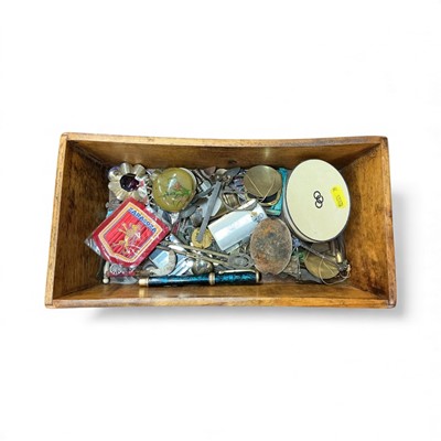 Lot 124 - Collection of bijourite and sundry items.