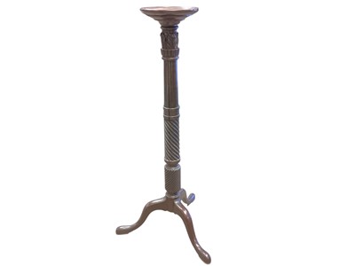 Lot 1366 - Edwardian mahogany torchere with spiral reeded column on three splayed legs, 126.5cm high