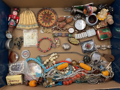 Lot 923 - Group of costume jewellery and bijouterie, including some silver