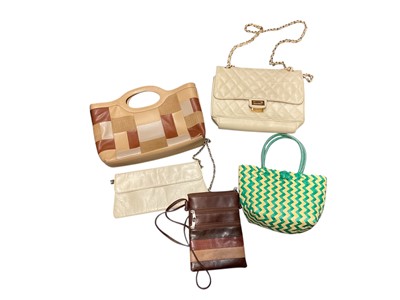 Lot 322 - Group of textiles, linens, vintage hats, bags and accessories