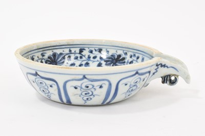 Lot 73 - Chinese blue and white bowl