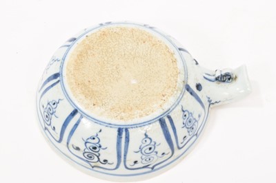 Lot 73 - Chinese blue and white bowl