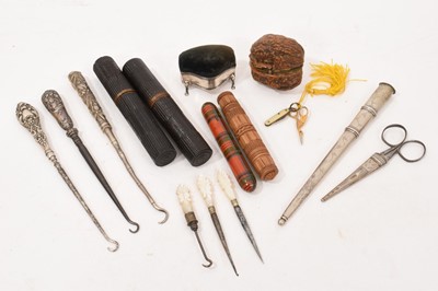 Lot 734 - Sewing related items