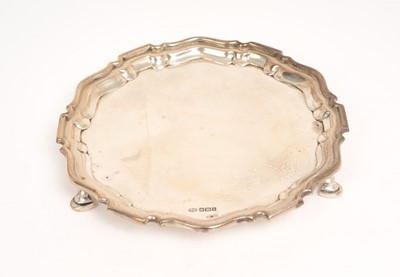 Lot 288 - Early George V silver salver