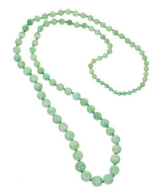 Lot 444 - 1930s jade bead necklace