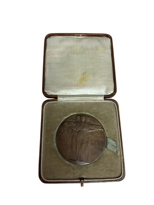 Lot 36 - Bronze London Midland & Scottish railway 1926 General Strike medal / medallion in box of issue.