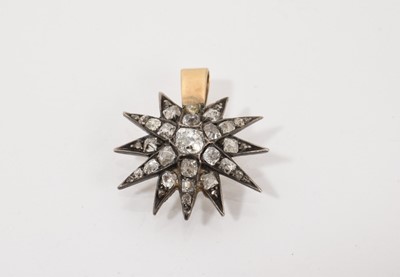 Lot 431 - Victorian diamond star pendant