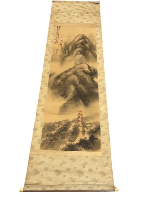 Lot 882 - Old Chinese scroll painting in box