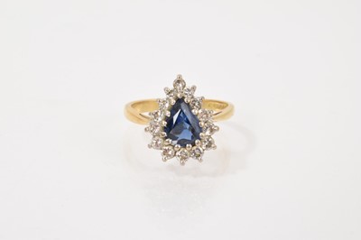 Lot 556 - Diamond and sapphire cluster ring