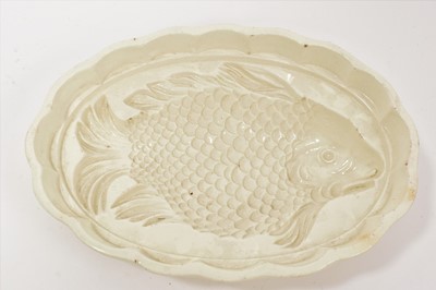 Lot 117 - Wedgwood creamware fish shaped jelly mould, circa 1790-1800