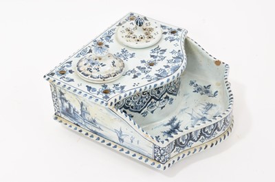 Lot 115 - Delft inkstand