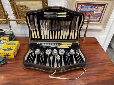 Lot 5181 - Six place canteen of Old English pattern silver plated cutlery, including carvers and fish cutlery
