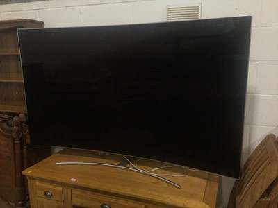 Lot 5073 - 75" Qled Curved Samsung TV together with Stand and remote control