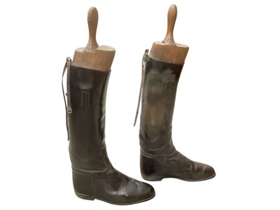 Lot 925 - Pair of good quality gentleman's black leather hunting boots with wooden trees, size 11. With later added zips for ease.