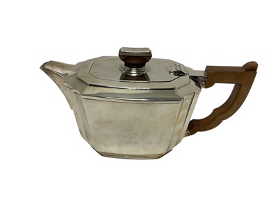 Lot 341 - Art Deco silver teapot