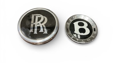 Lot 15 - Rolls-Royce Phantom VII RR wheel centre badge with self-levelling mechanism and modern Bentley wheel centre badge (2).