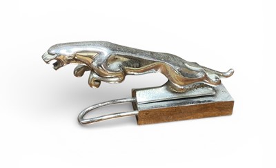 Lot 18 - Jaguar 420 / 420 G small type leaping cat mascot on display plinth.