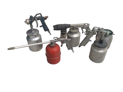 Lot 132 - Group of air compressor attachments to include spray guns, air guns and others