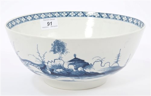 Lot 91 - 18th century Worcester blue and white punch...
