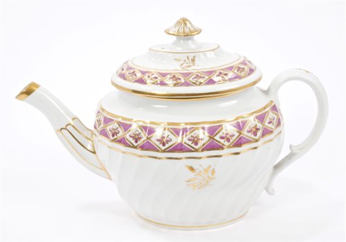 Lot 118 - Early 19th century Coalport oval teapot and...